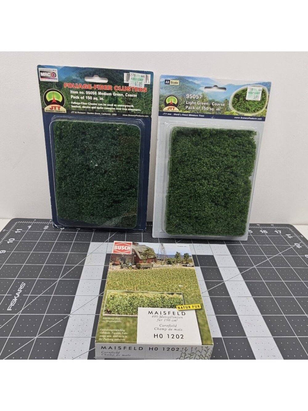 HO Scale Scenery Lot Busch 1202 Cornfield Kit & JTT Foliage Fiber Clusters 2Pk